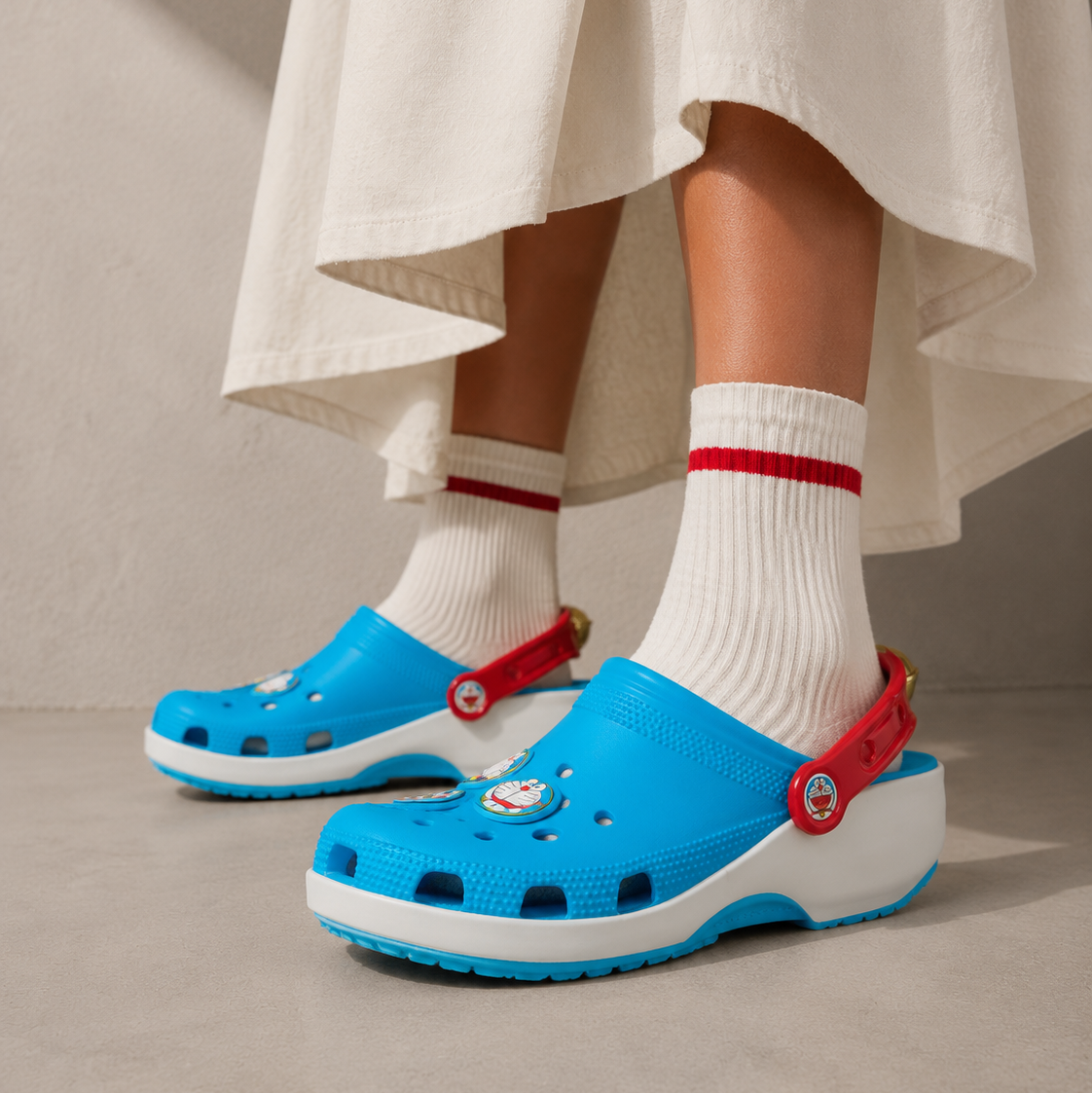 Crocs Classic Clog Doraemon - vista 5