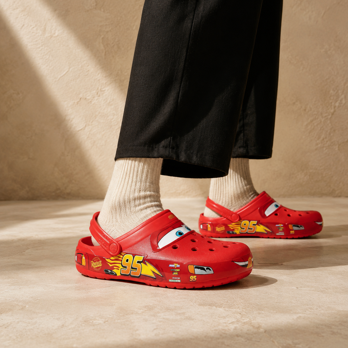 Crocs Classic Clog Cars Lightning McQueen
