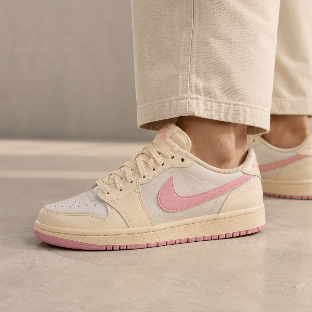 Air Jordan Retro 1 Low x Travis Scott Retro Shy Pink