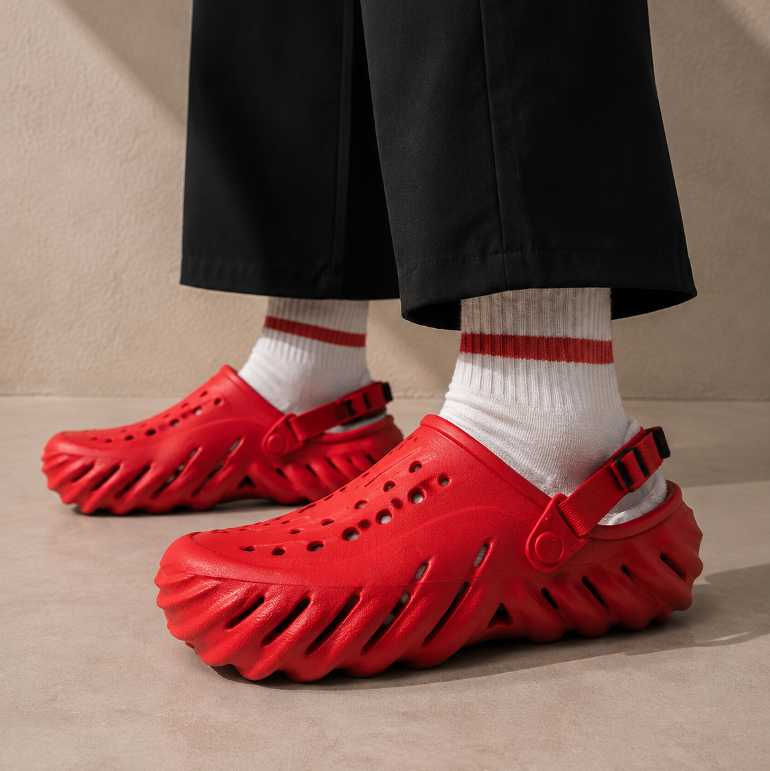 Crocs Echo Clog Varsity Red - vista 4