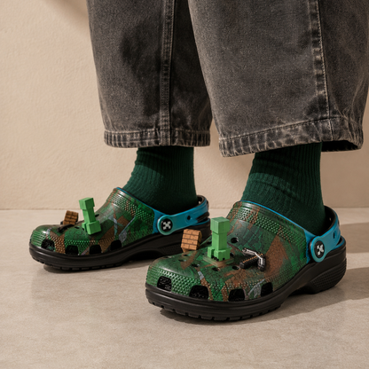 Crocs Classic Clog Minecraft Dark Forest - vista 3