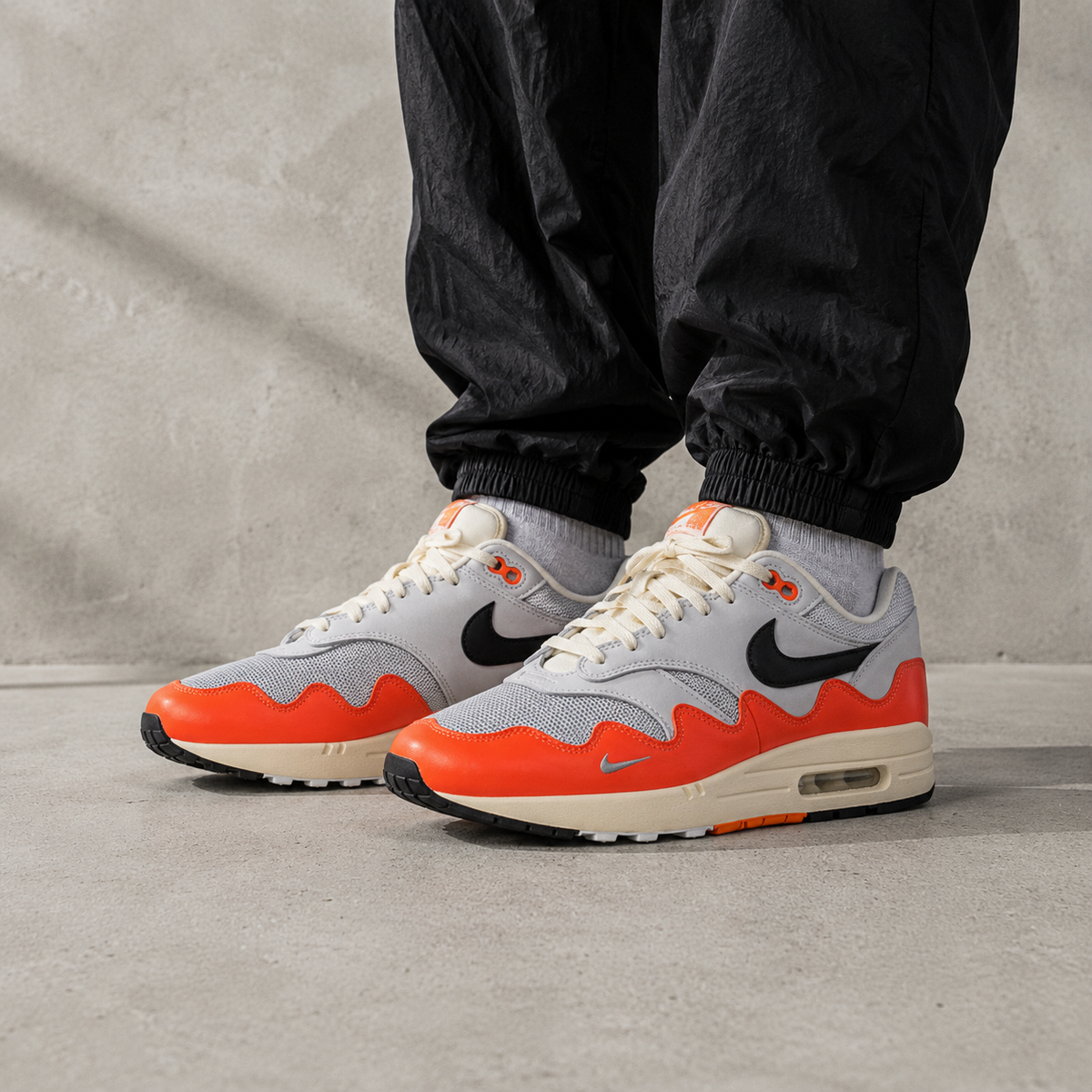 Nike Air Max 1 Patta Waves Hyper Crimson Pure Platinum - vista 4