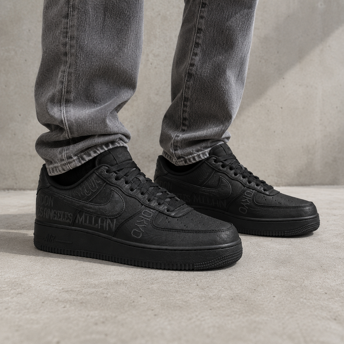 Nike Air Force 1 Low World Tour Black - vista 5