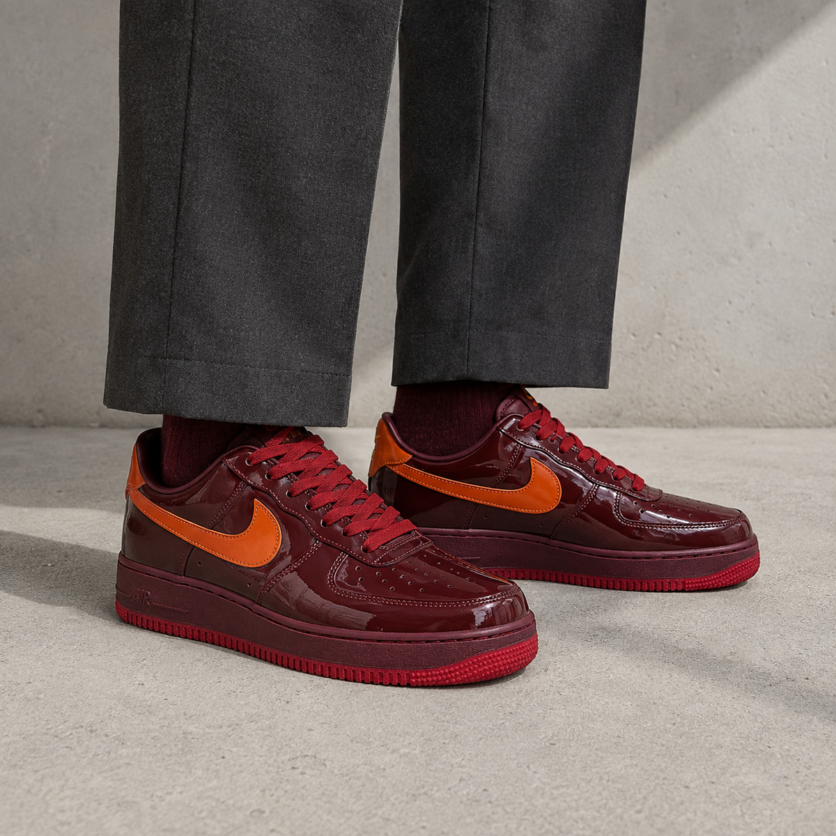 Nike Air Force 1 Low Patent Leather Dark Team Red Safety Orange - vista 5