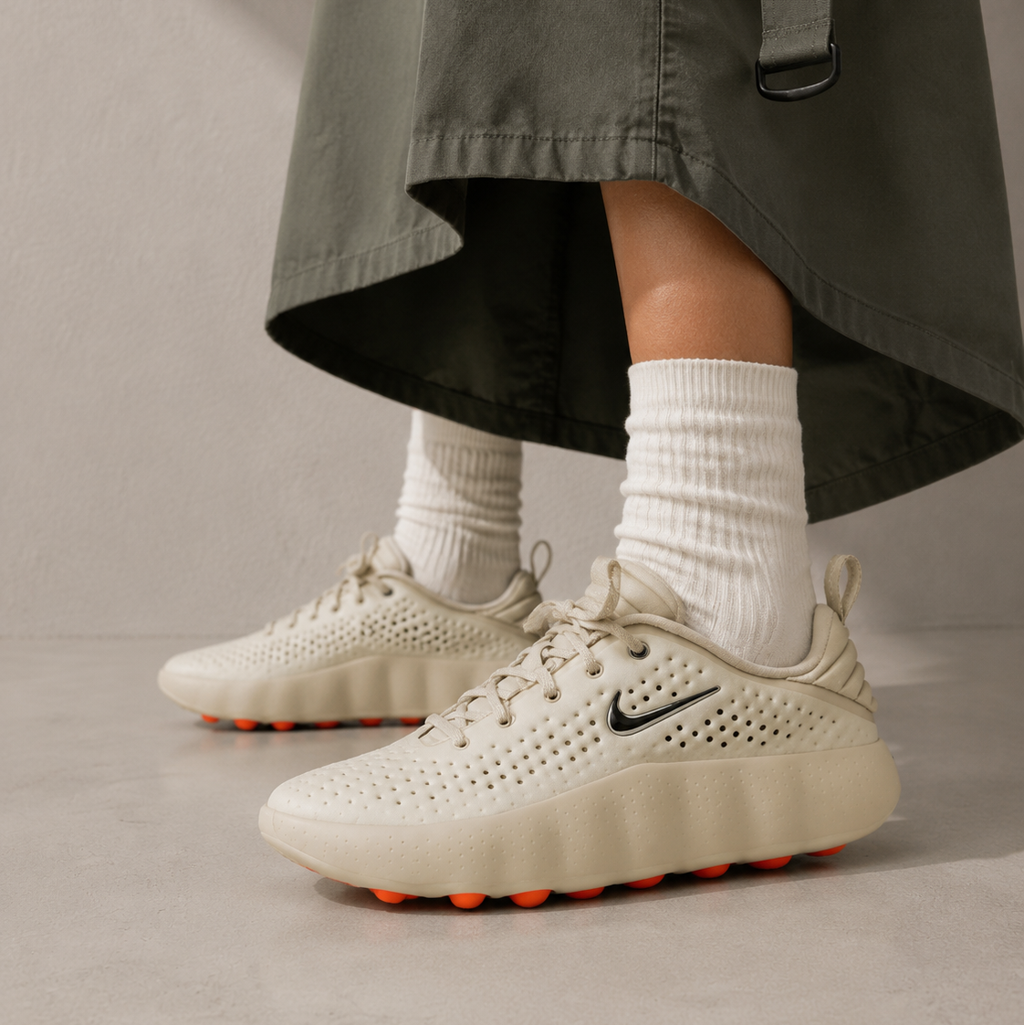 Nike Mind 002 Light Khaki - vista 5