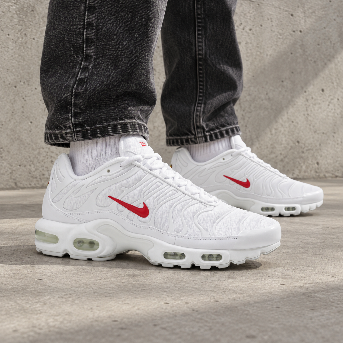 Nike Air Max Plus x Supreme White Speed Red - vista 4